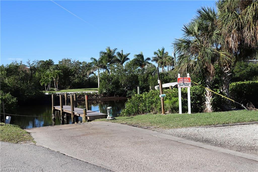4937 Royal Palm Dr Property Photo 3