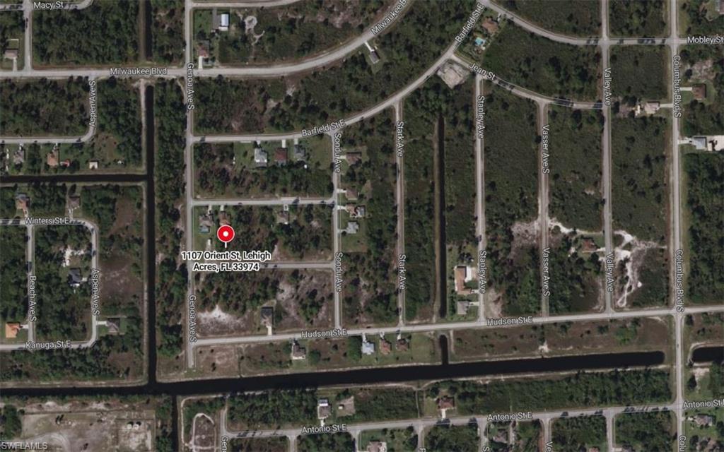 1107 Orient St E Property Photo 2