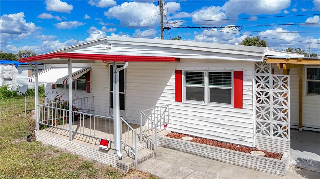 139 Gaslight Ave Property Photo