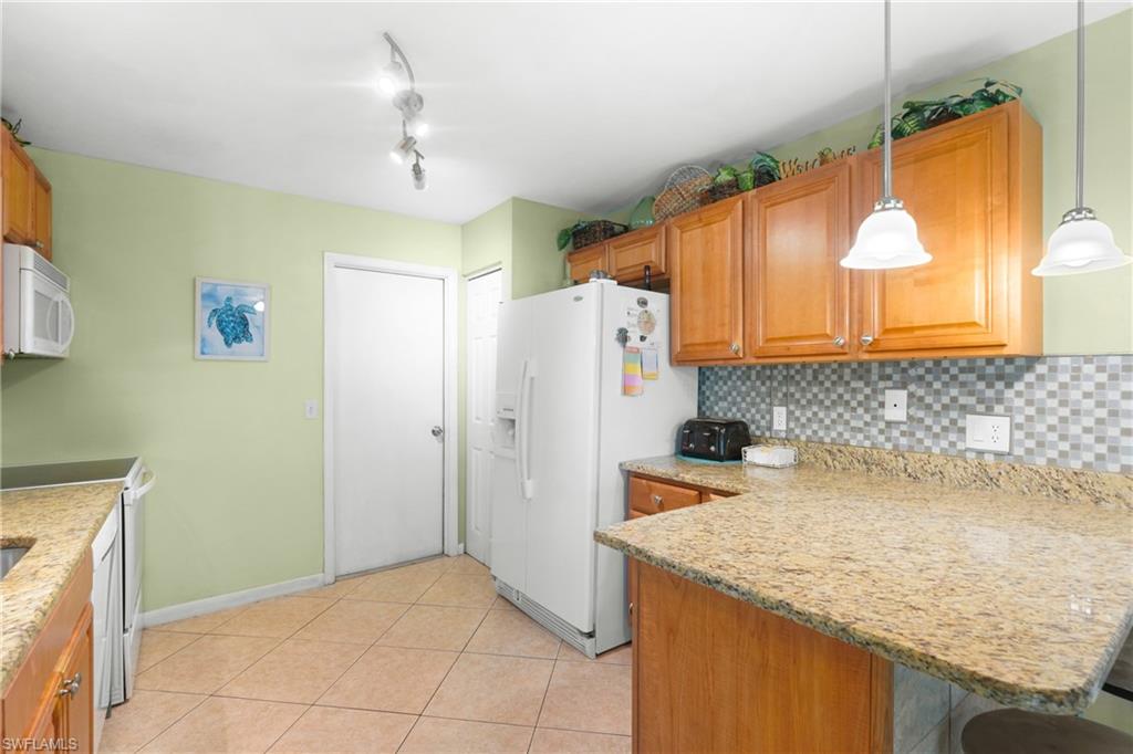 2718 Sw 9th Pl Property Photo 10