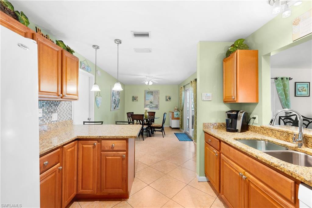 2718 Sw 9th Pl Property Photo 11