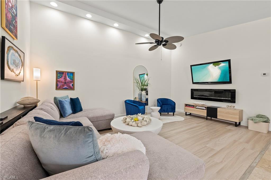 28272 Islet Trl Property Photo 5
