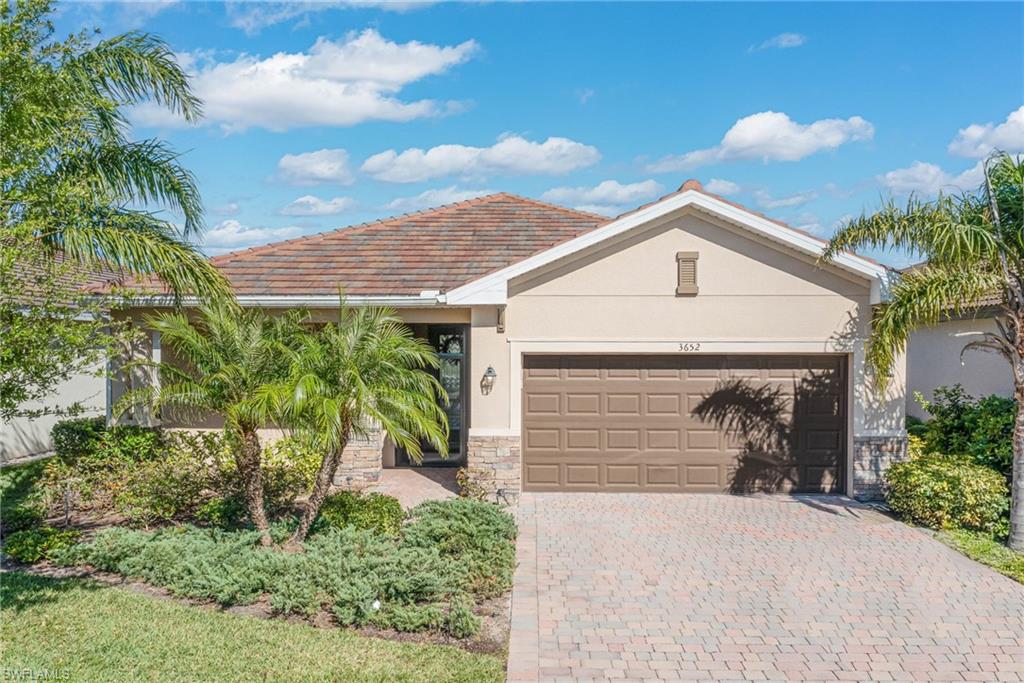3652 E Hampton Cir Property Photo