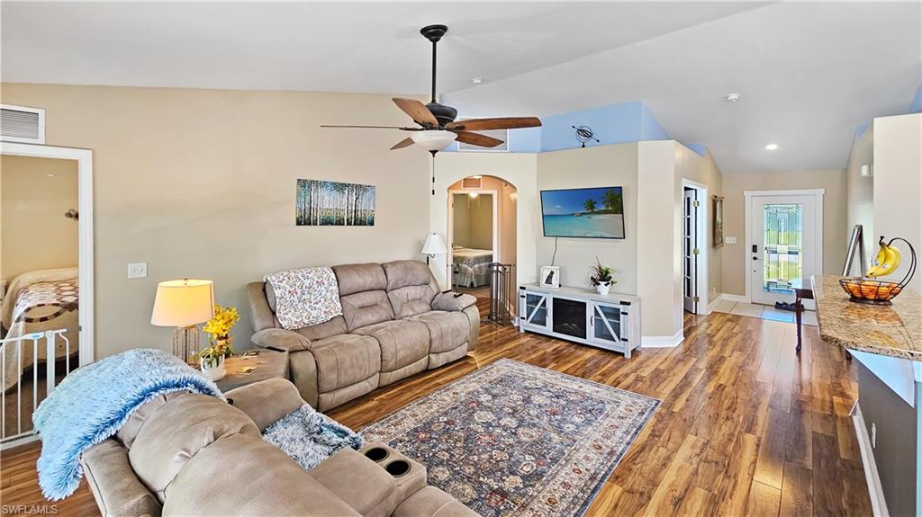 1505 N Gator Cir Property Photo 13