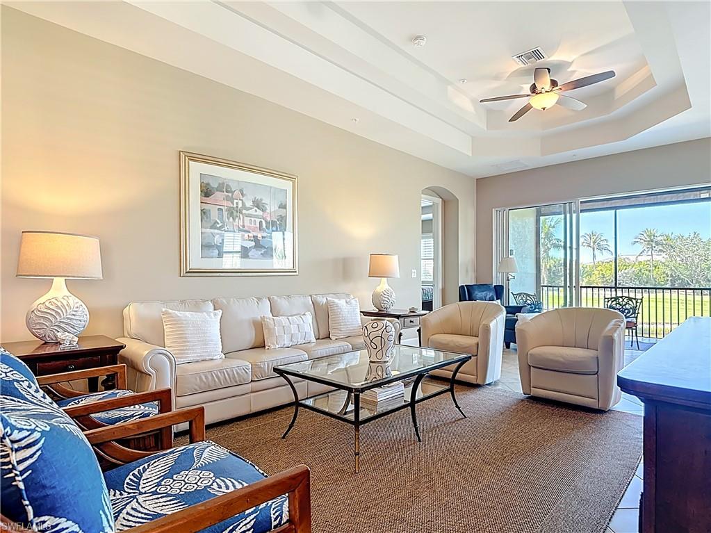 10271 Glastonbury Cir # 202 Property Photo