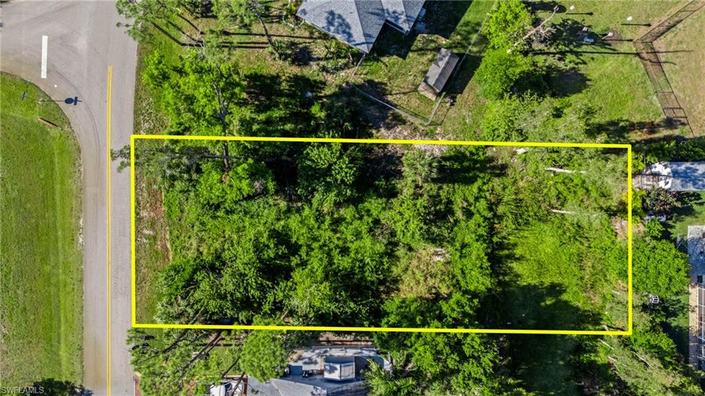 18758 Spruce Dr E Property Photo 5