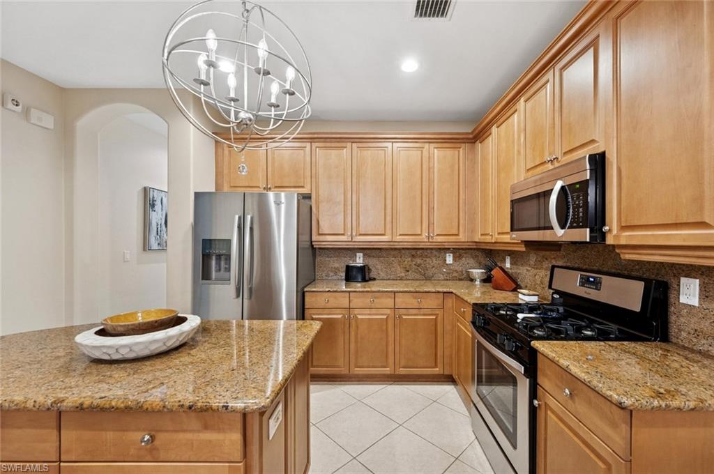 2817 Tiburon Blvd E # 101 Property Photo 18