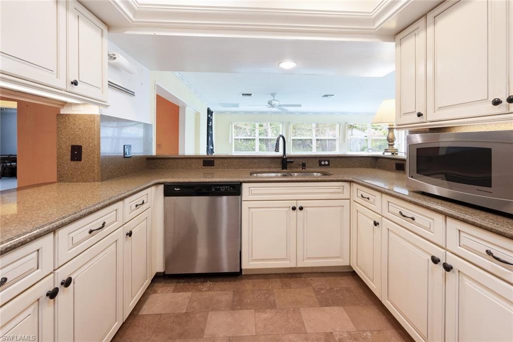 11060 Orangewood Dr Property Photo 13