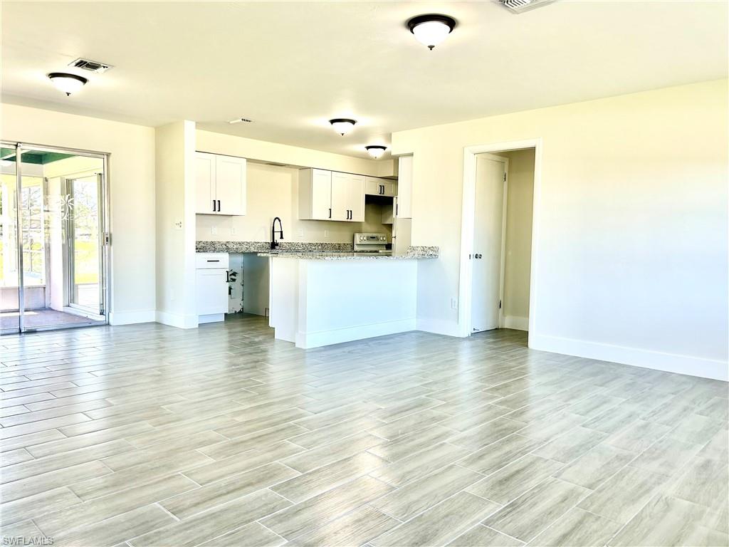 800 Willow Dr Property Photo 2
