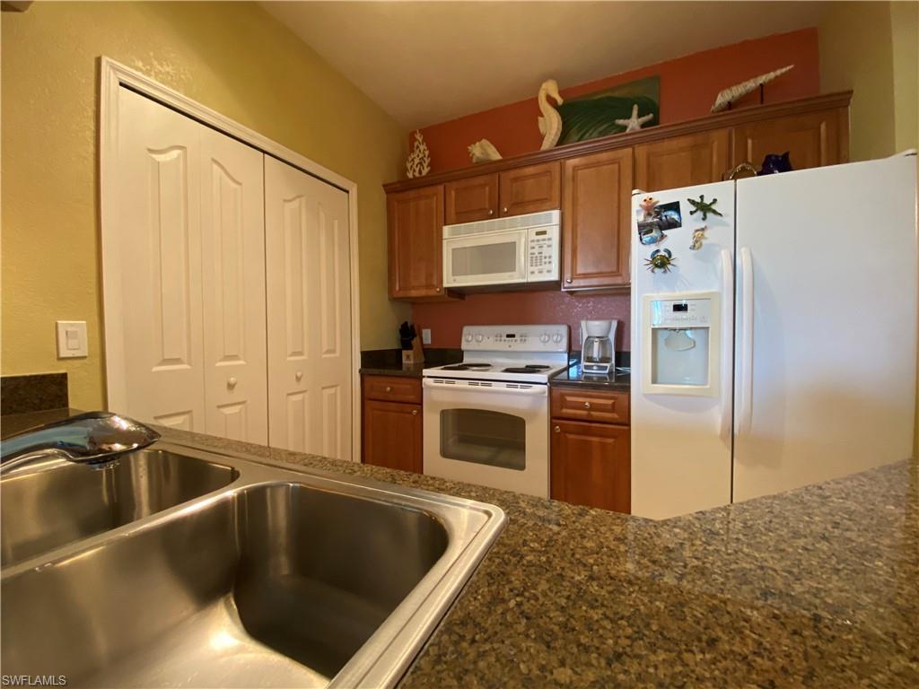 12940 Positano Cir # 204 Property Photo 2