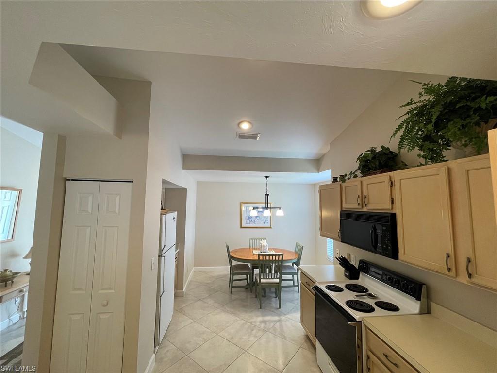 440 Wiggins Lake Ct # 201 Property Photo