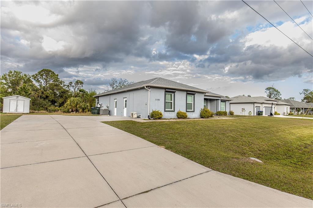 2592 Coolidge Ave Property Photo