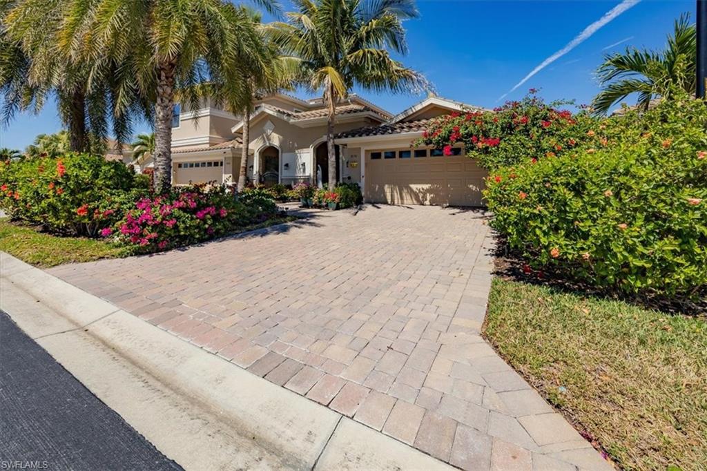 8170 Venetian Pointe Dr Property Photo 4