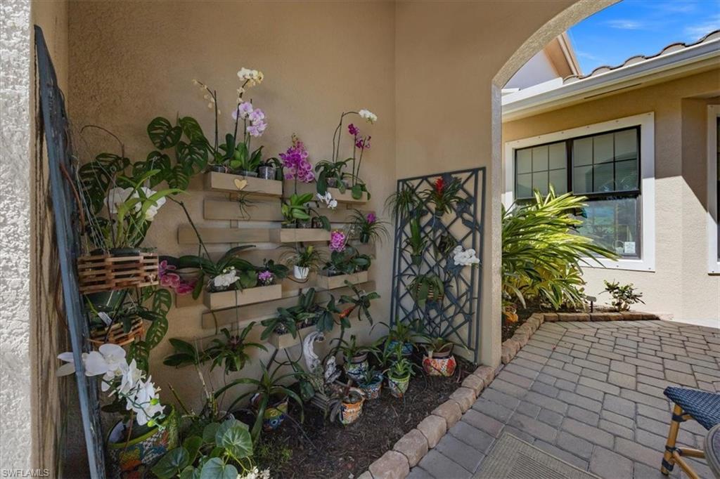 8170 Venetian Pointe Dr Property Photo 6