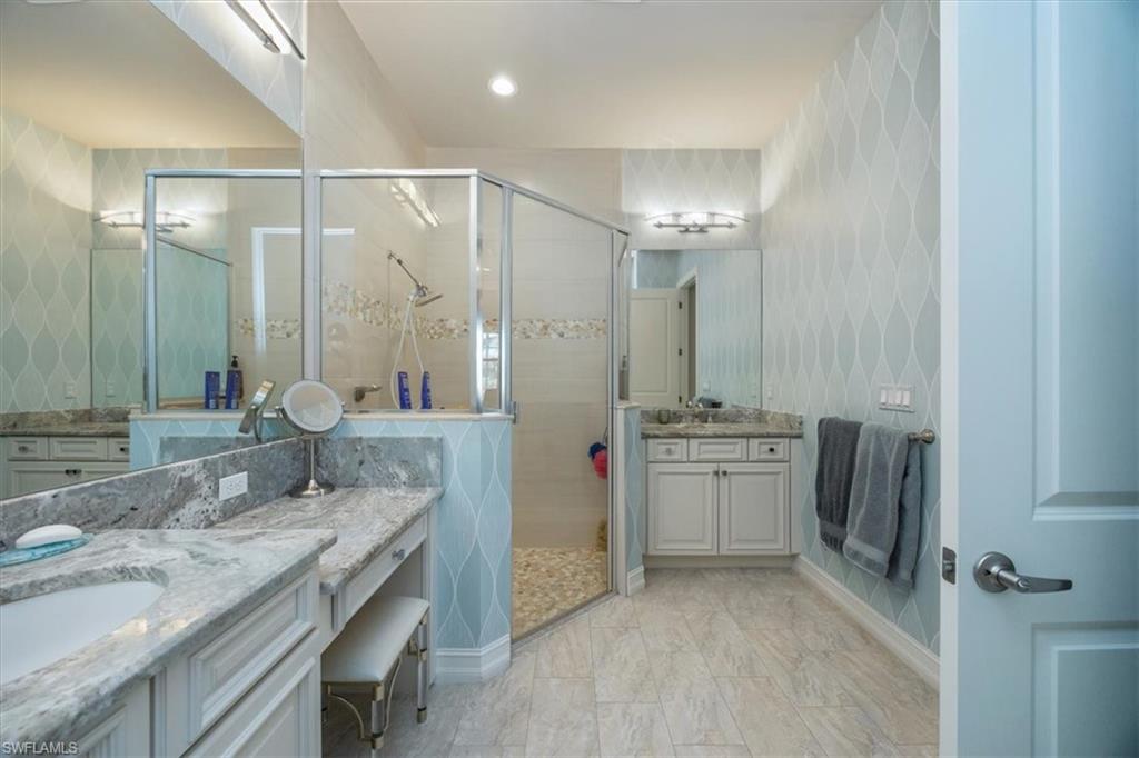 8170 Venetian Pointe Dr Property Photo 22