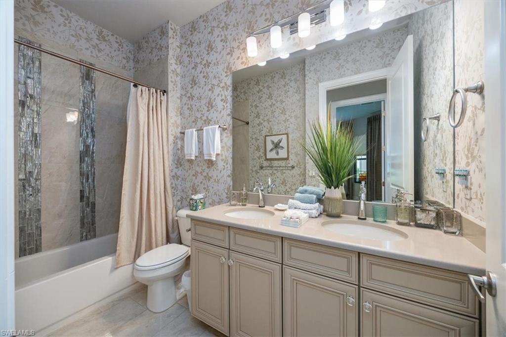 8170 Venetian Pointe Dr Property Photo 27
