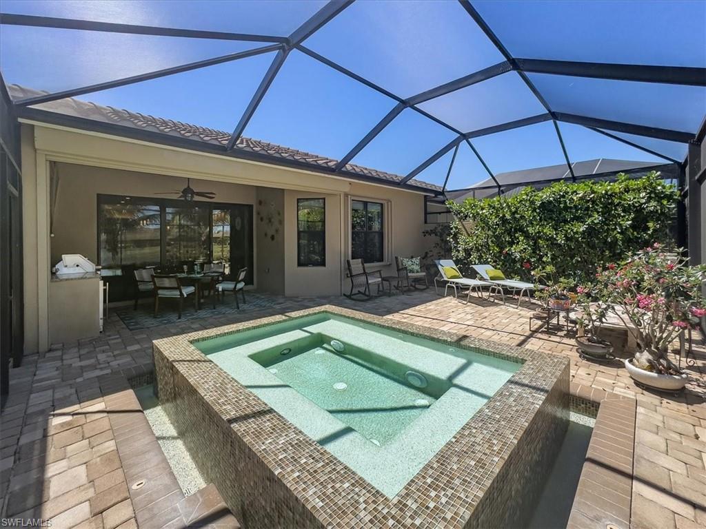 8170 Venetian Pointe Dr Property Photo 34