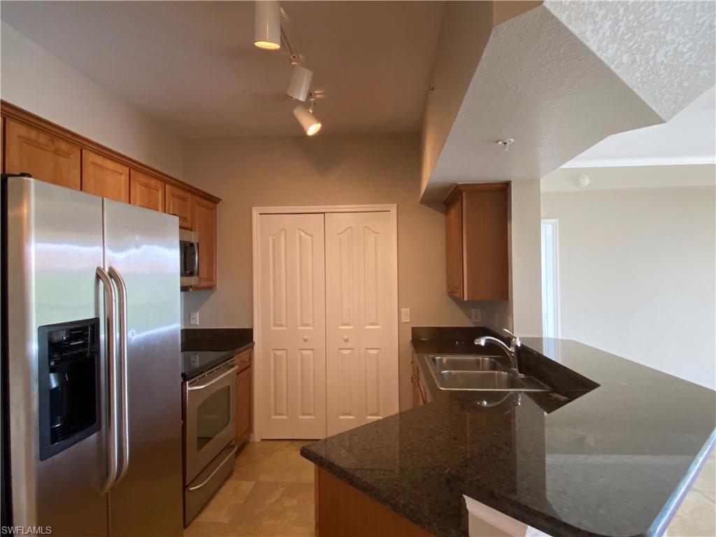 12940 Positano Cir # 202 Property Photo