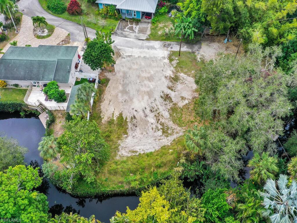 27075 Orange Court Dr Property Photo 2