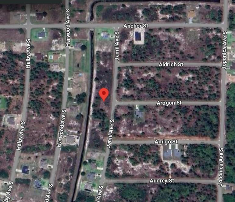 1048 Jamil Ave S Property Photo 3
