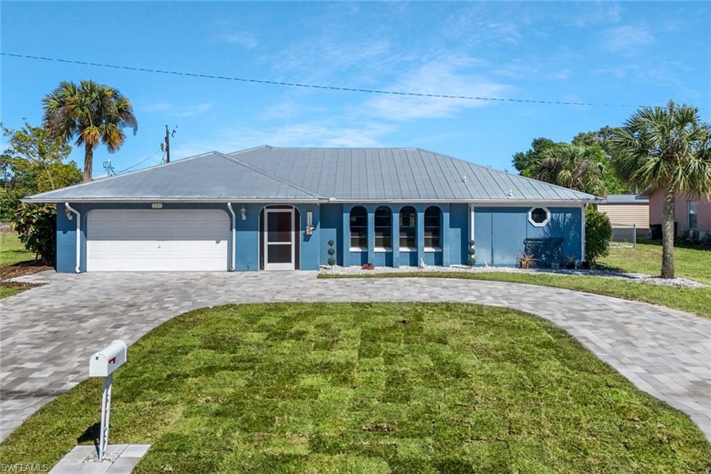 121 Dania Cir Property Photo