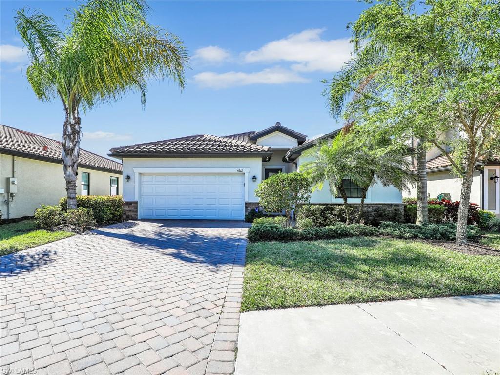 4212 Raffia Palm Cir Property Photo 4