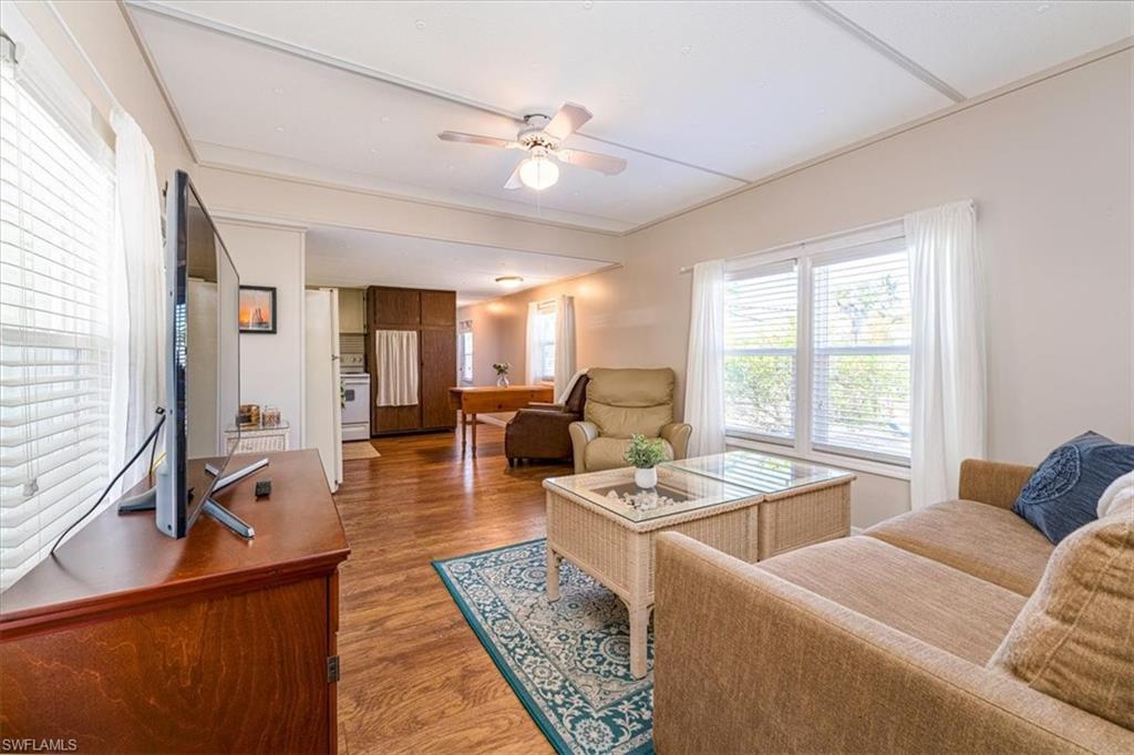 3852 Cardinal Cir Property Photo 5