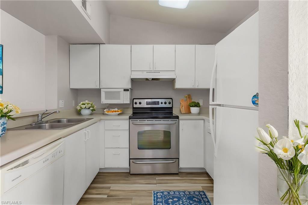 8284 Key Royal Cir # 1332 Property Photo 7
