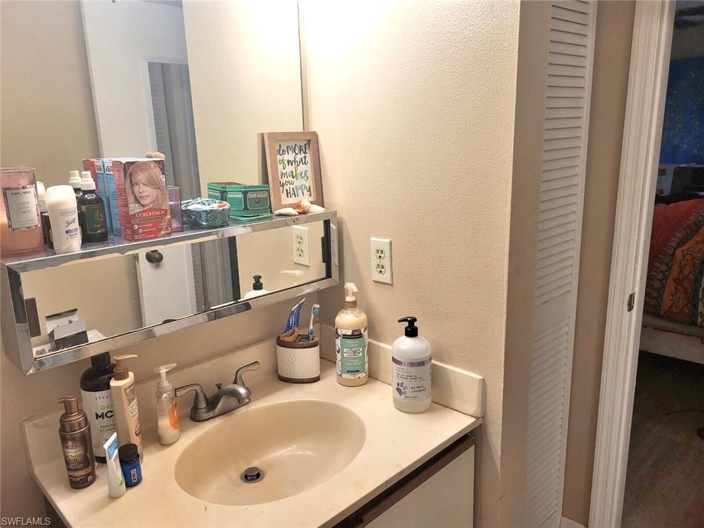 5271 Treetops Dr # W201 Property Photo 15
