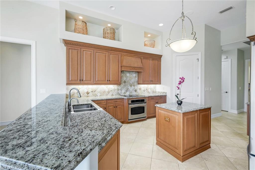 6029 Tarpon Estates Ct Property Photo 6