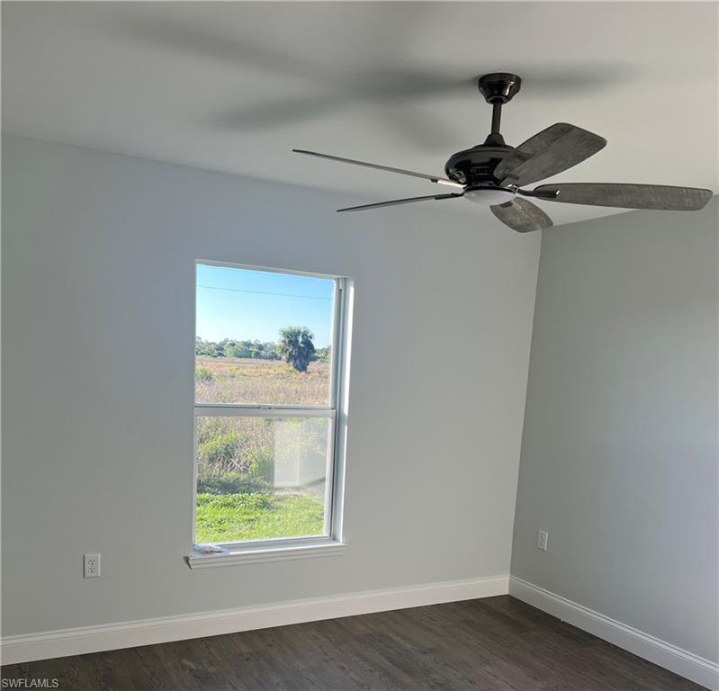 634 Royce Rd Property Photo 5