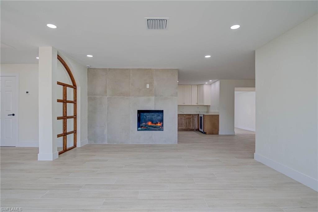 3835 Harold Ave Property Photo 6