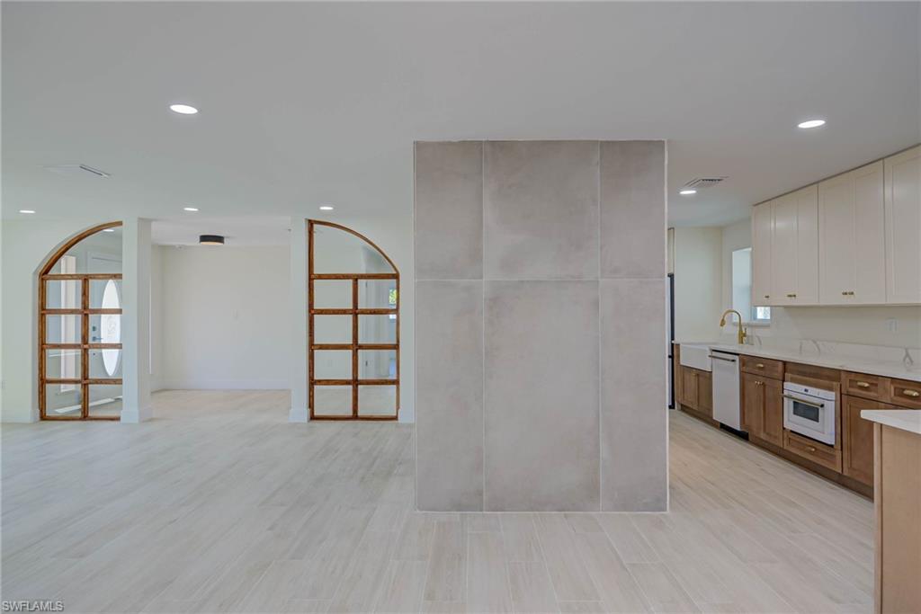 3835 Harold Ave Property Photo 7
