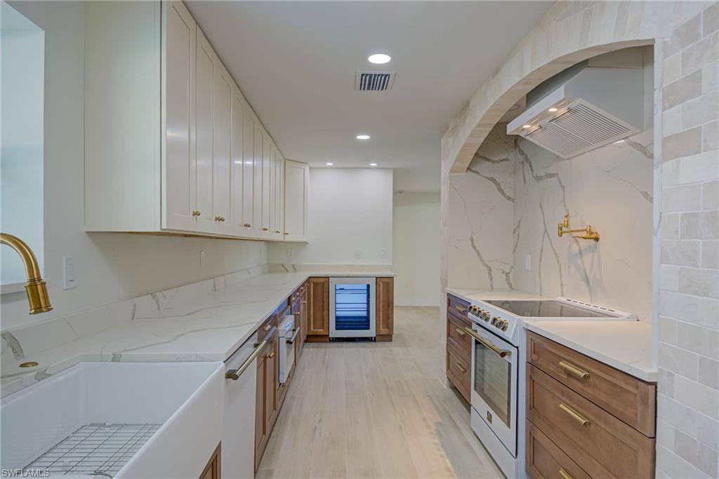 3835 Harold Ave Property Photo 9