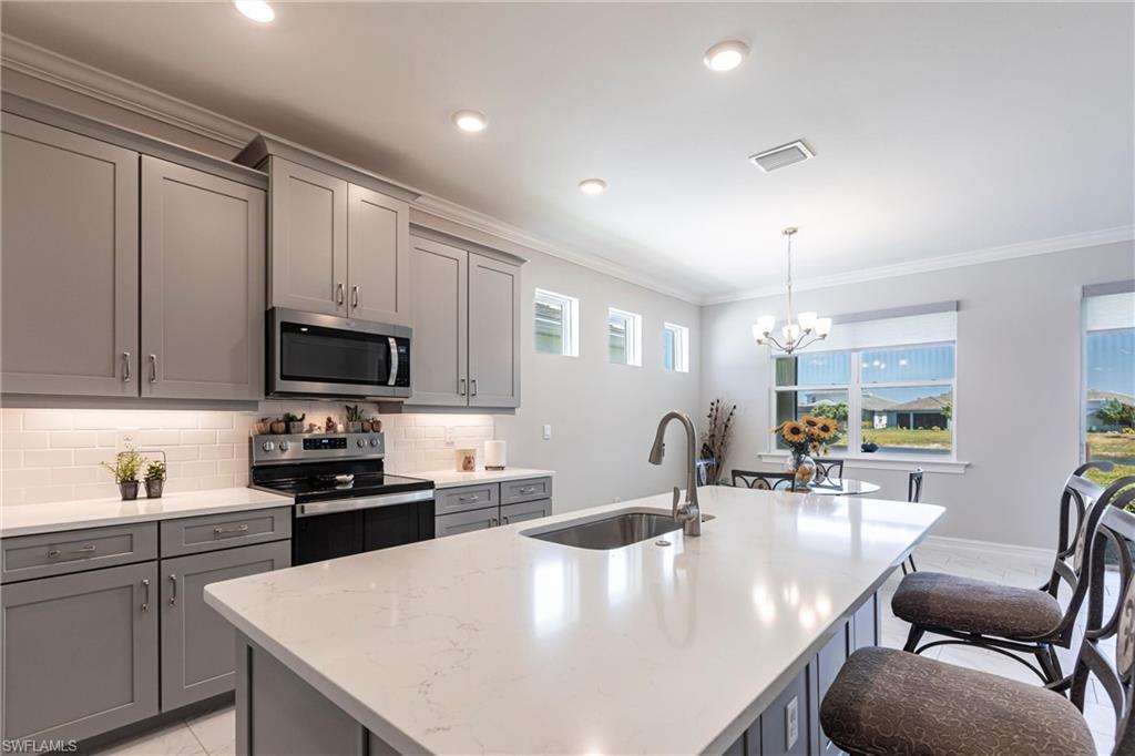 28045 Sanibel Sands St Property Photo 8