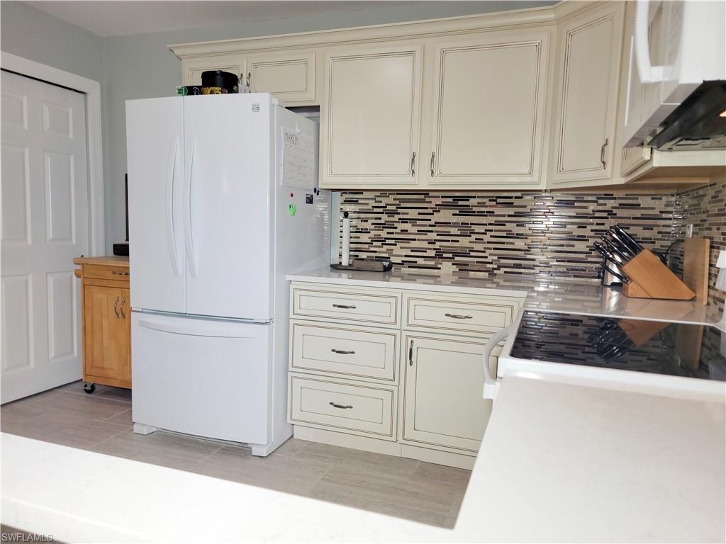 5670 Foxlake Dr Property Photo 20