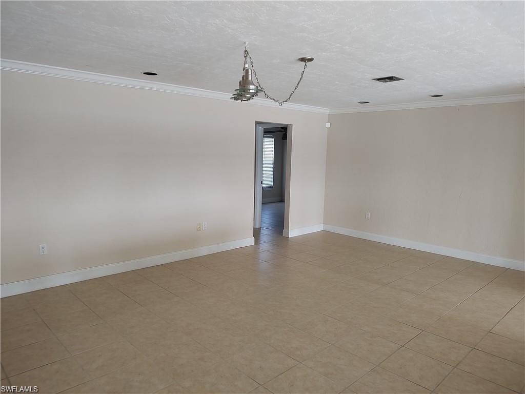 1038 Se 30th St Property Photo 10