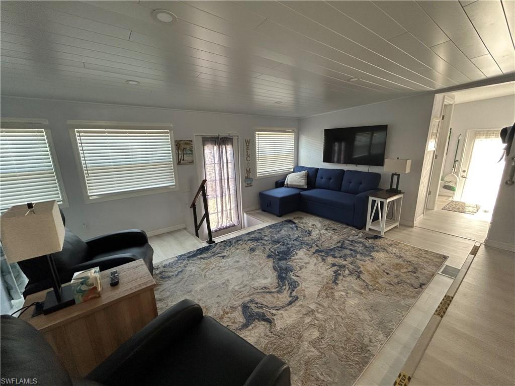 16270 Lapwing Ln Property Photo 3
