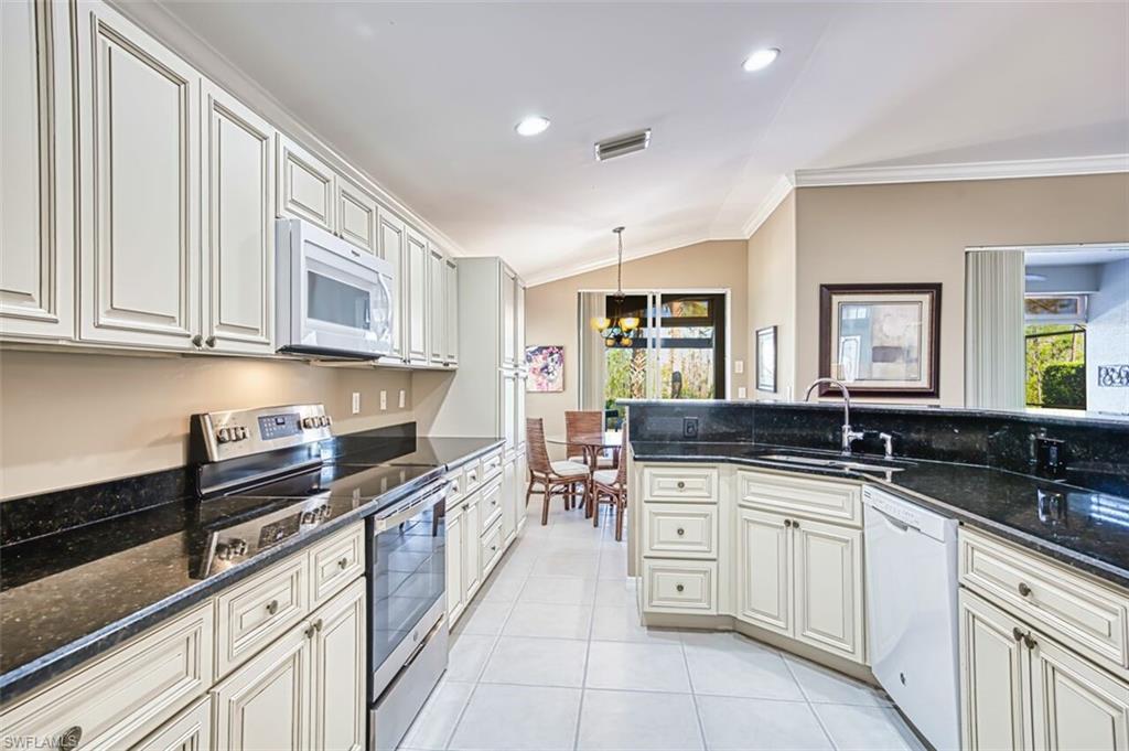 9078 Shadow Glen Way Property Photo 13