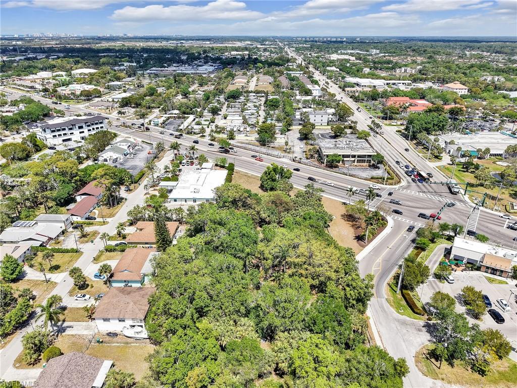 3184 Tamiami Trl E Property Photo 4