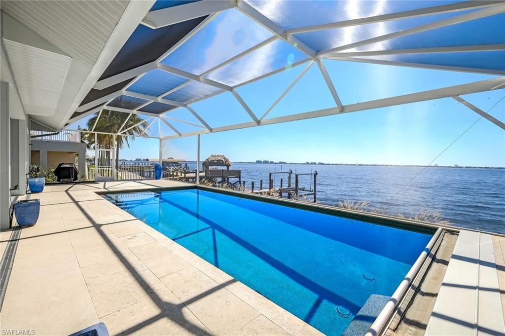 320 Bayshore Dr Property Photo 1