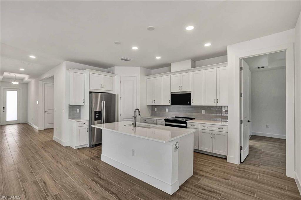 11390 Pointed Leaf Pl Property Photo 9