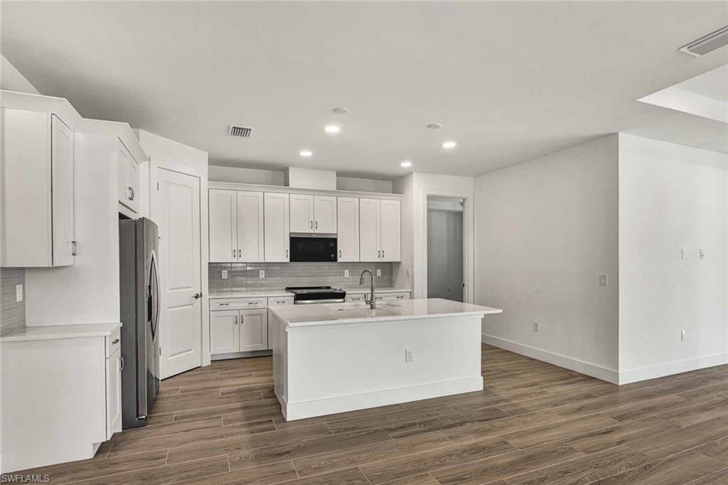 11390 Pointed Leaf Pl Property Photo 10