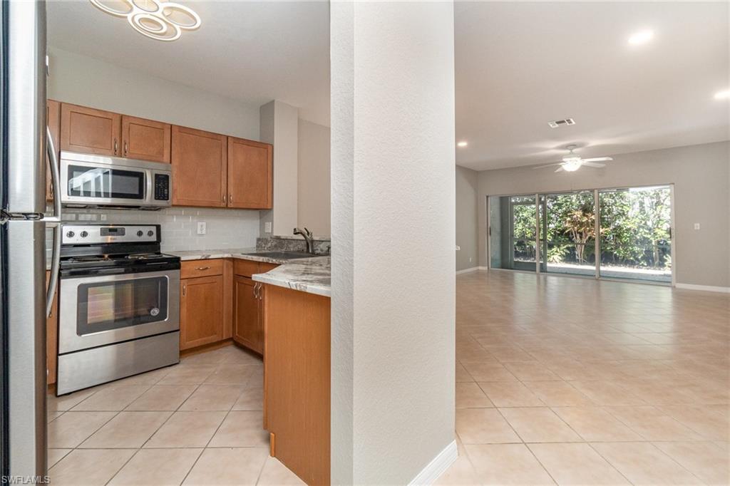 8107 Pacific Beach Dr Property Photo 6