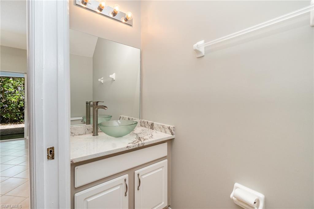 8107 Pacific Beach Dr Property Photo 12
