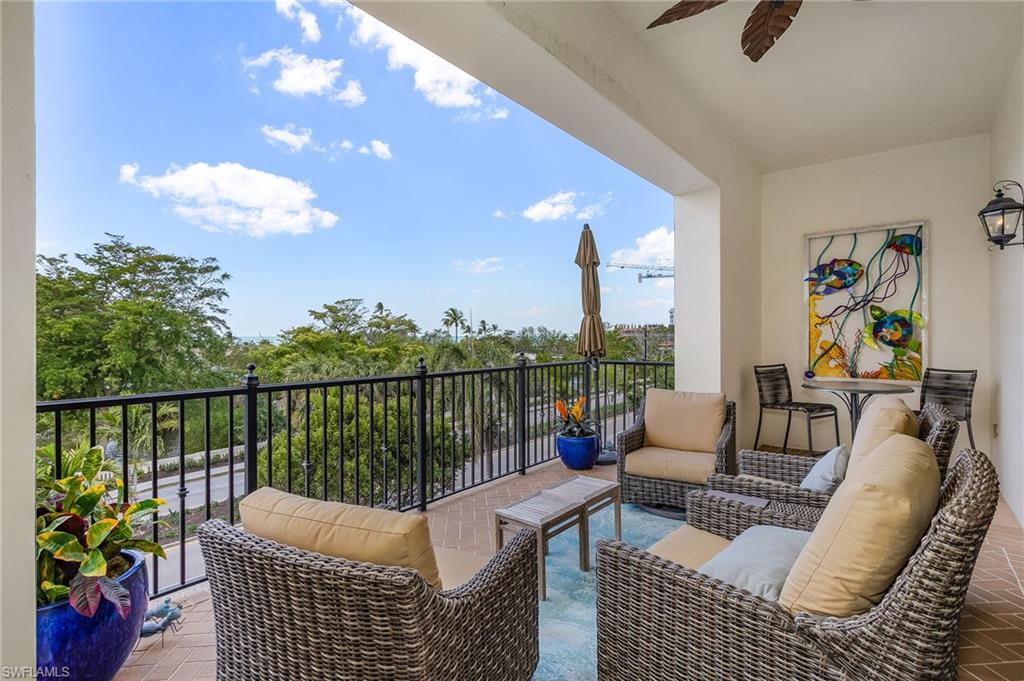 1400 Gulf Shore Blvd N # 305 Property Photo 6