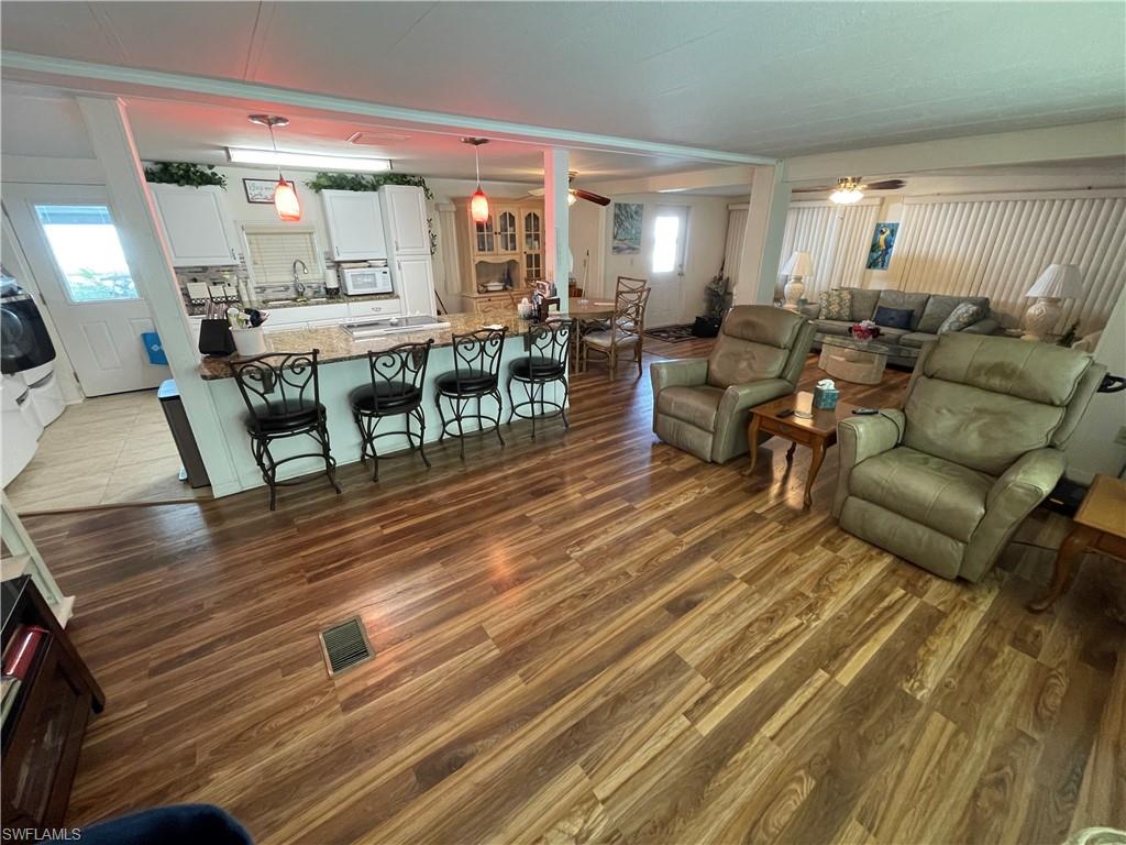 210 Cobblestone Ln Property Photo 10