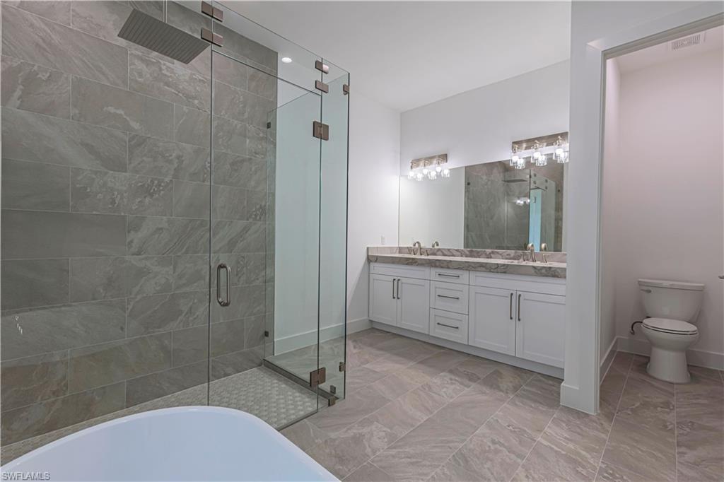 3074 Pine Tree Dr Property Photo 10