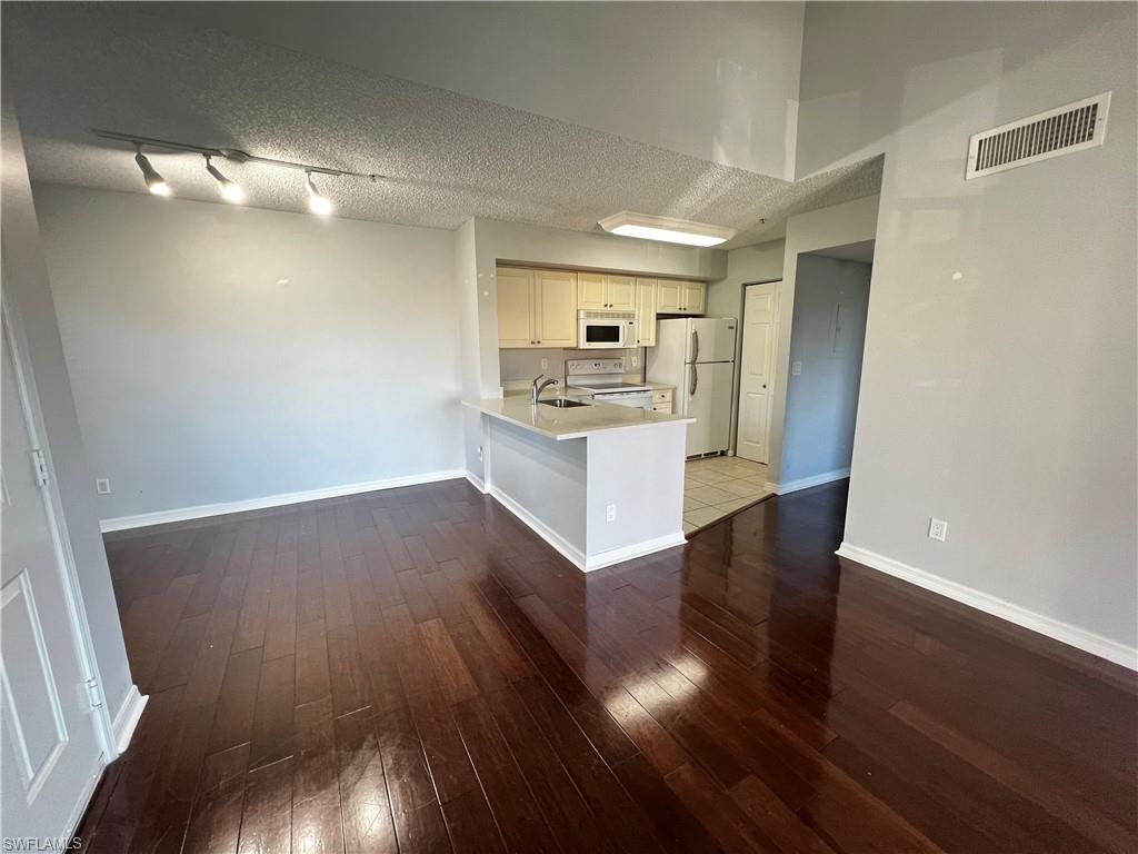 1240 Wildwood Lakes Blvd # 201 Property Photo