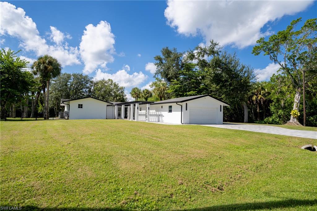 9460 Colony Dr Property Photo